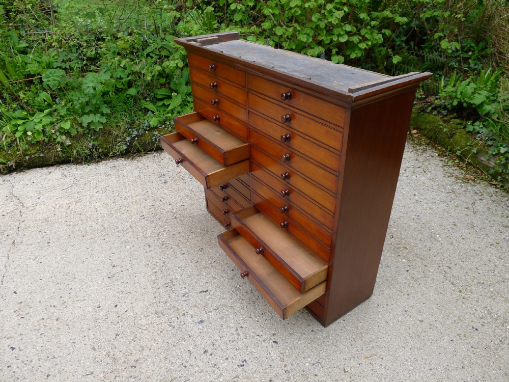 EX CAMBRIDGE UNIVERSITY GEOLOGY 24 DRAWER GEOLOGY COLLECTORS CABINET. CIRCA 1870. View IX
