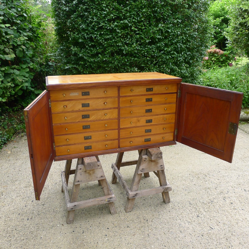 EXCELLENT 12 DRAWER VICTORIAN COLLECTORS CABINET. CIRCA 1880