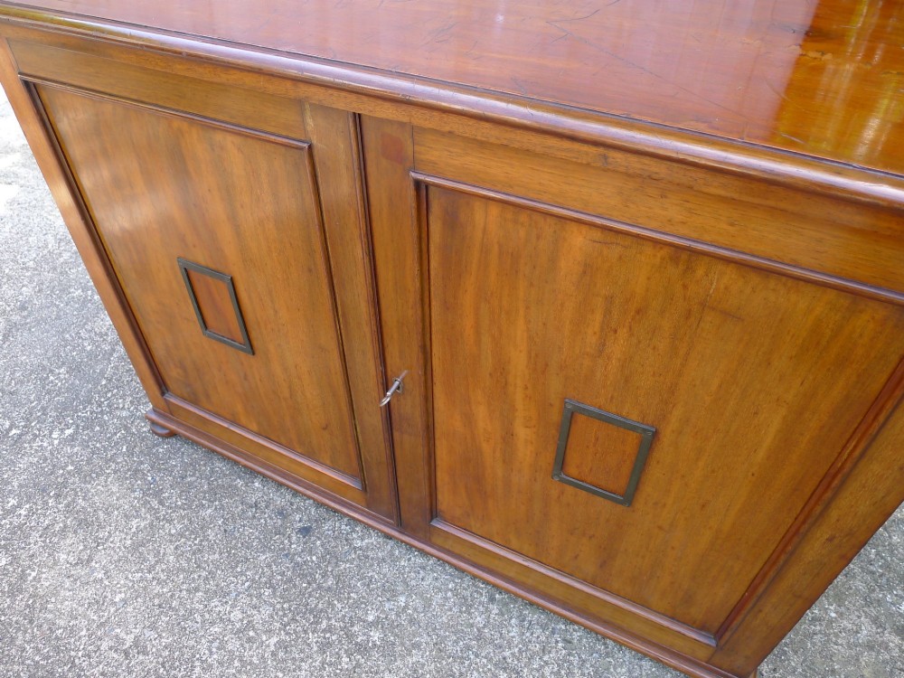 A SOLID MAHOGANY 20 DRAWER COLLECTORS CABINET BY J.T.CROCKETT, CAVENDISH SQUARE, LONDON. CIRCA 1890. View X