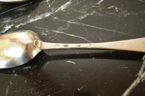 PAIR OF 18TH CENTURY IRISH SILVER SPOONS - ADDITIONAL PHOTO 4