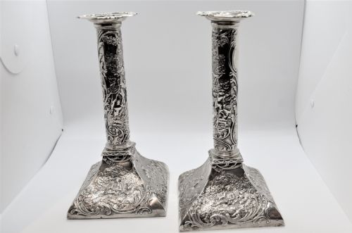 PAIR OF VICTORIAN SILVER CANDLESTICKS - ADDITIONAL PHOTO 1