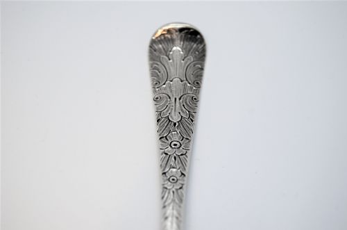PAIR OF 18TH CENTURY IRISH SILVER SPOONS - ADDITIONAL PHOTO 2