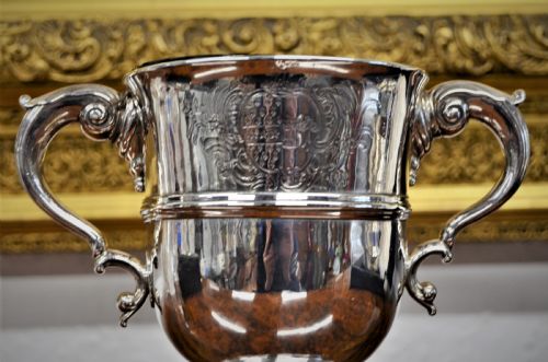 18TH CENTURY IRISH SILVER CUP WITH LINER - ADDITIONAL PHOTO 1