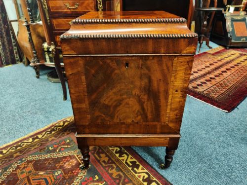 GEORGIAN MAHOGANY CELLARETTE BOX - ADDITIONAL PHOTO 1