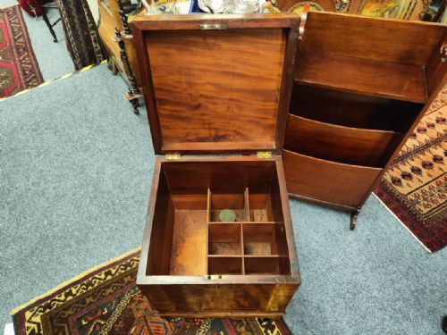GEORGIAN MAHOGANY CELLARETTE BOX - ADDITIONAL PHOTO 3
