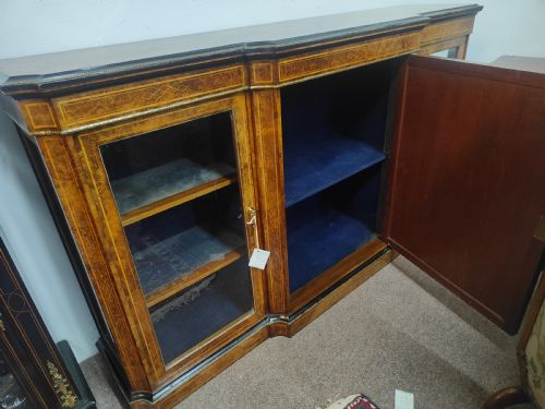 VICTORIAN BURRWALNUT CREDENZA - ADDITIONAL PHOTO 5