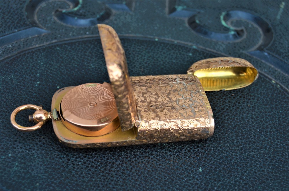 9ct gold sovereign & vesta case
 View III