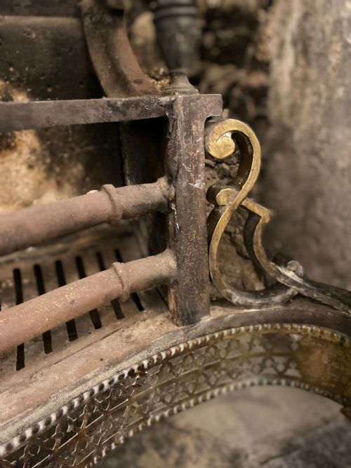 GEORGE III BRASS AND CAST IRON FIRE GRATE - ADDITIONAL PHOTO 1