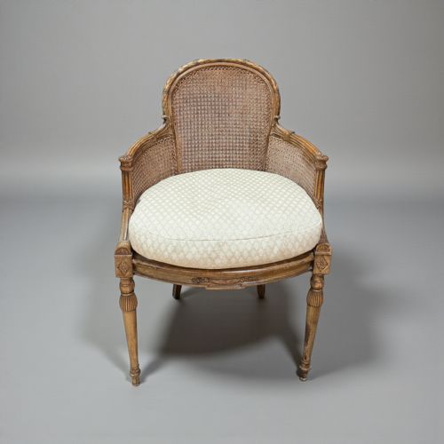 NICELY CARVED LATE GEORGIAN WALNUT BERGERE CHAIR CIRCA 1830