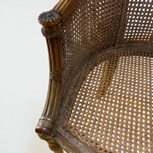 NICELY CARVED LATE GEORGIAN WALNUT BERGERE CHAIR CIRCA 1830 - ADDITIONAL PHOTO 2