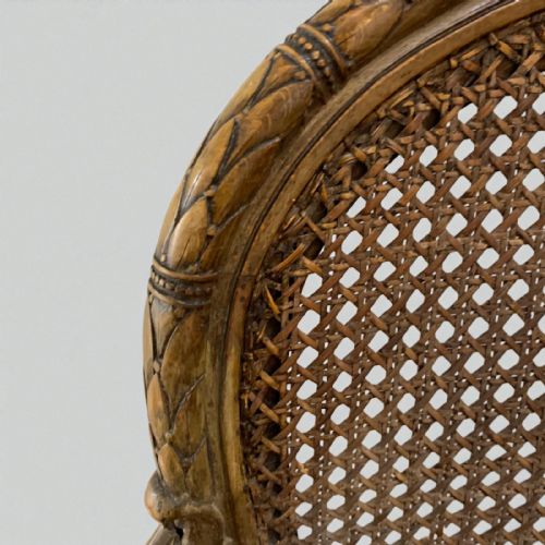 NICELY CARVED LATE GEORGIAN WALNUT BERGERE CHAIR CIRCA 1830 - ADDITIONAL PHOTO 3