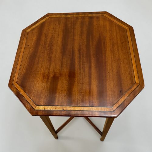 REGENCY MAHOGANY OCTAGONAL WINE TABLE - ADDITIONAL PHOTO 1