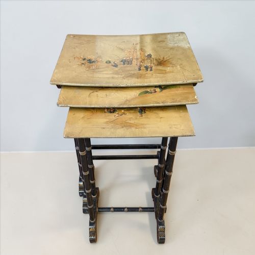 CHINOISERIE NEST OF THREE TABLES CIRCA 1910