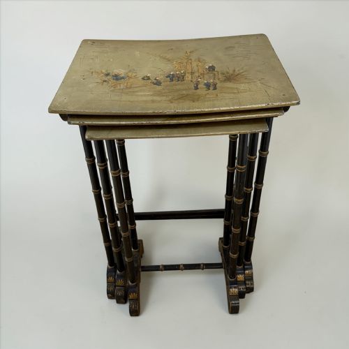 CHINOISERIE NEST OF THREE TABLES CIRCA 1910 - ADDITIONAL PHOTO 5