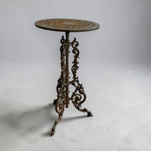 PAIR OF VICTORIAN CAST IRON GARDEN TABLES - ADDITIONAL PHOTO 3
