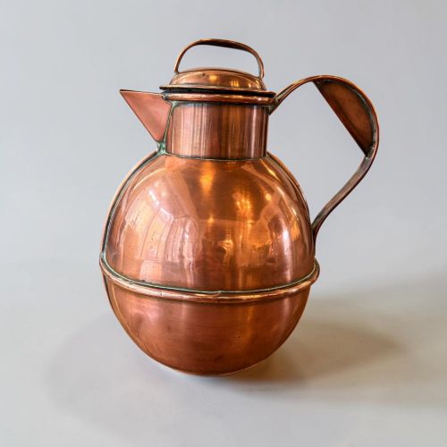 PAIR OF COPPER JERSEY JUGS CIRCA 1890 - ADDITIONAL PHOTO 2