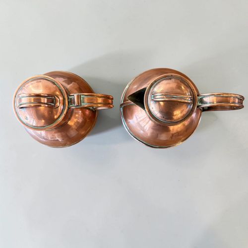 PAIR OF COPPER JERSEY JUGS CIRCA 1890 - ADDITIONAL PHOTO 3