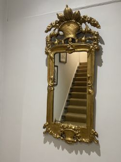 18TH CENTURY DANISH GILTWOOD MIRROR