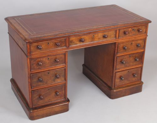 
Victorian Walnut Kneehole-desk