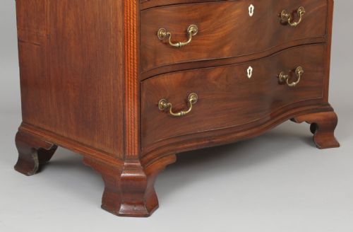 fig 1. Fine George III period mahogany serpentine dressing-chest of small proportions