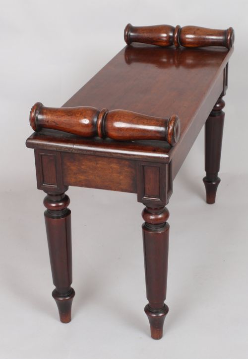 fig 1. George IV period small hall-bench by Gillows of Lancaster