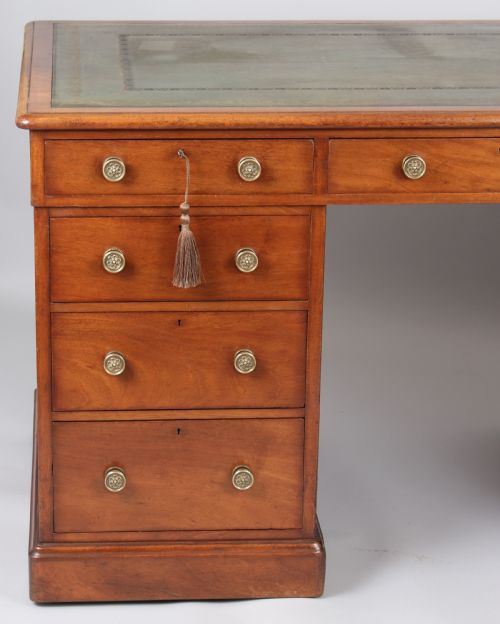 fig 1. George IV period mahogany knee-hole desk