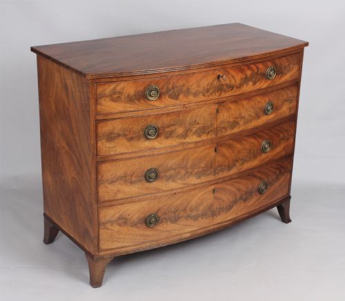 Fine Late George III Period Mahogany Gillows Bow-fronted Chest of Drawers
