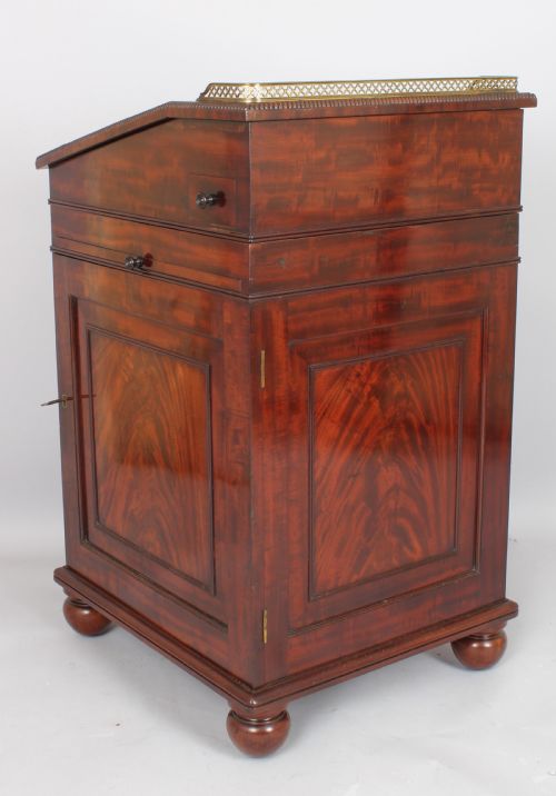 fig 1. Mahogany Davenport of the highest quality in the manner of Gillows