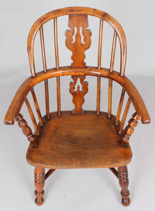 CHILD'S YEW WOOD WINDSOR ARMCHAIR - ADDITIONAL PHOTO 3