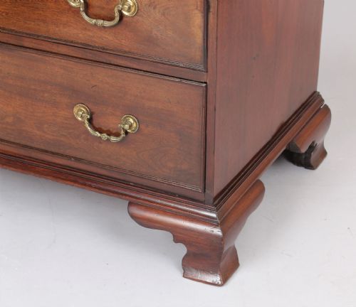fig 1. George III mahogany chest of drawers
