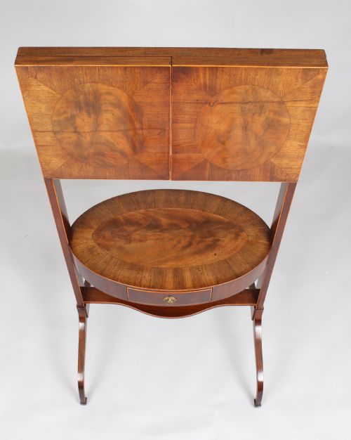 FINE AND MOST UNUSUAL LATE 18TH CENTURY MAHOGANY TOILET TABLE - ADDITIONAL PHOTO 2