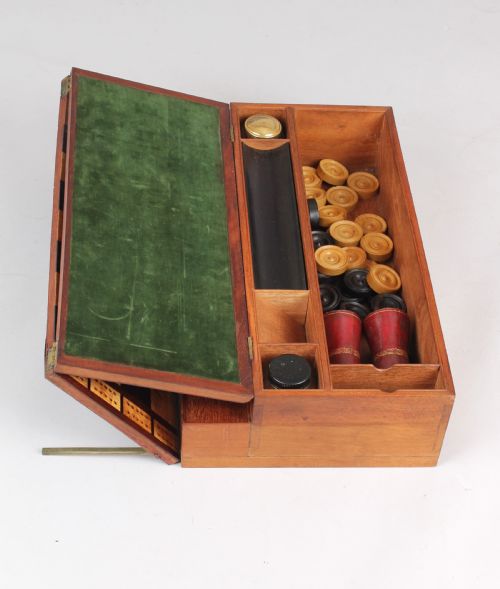A MOST UNUSUAL EARLY VICTORIAN GAMES COMPENDIUM IN ROSEWOOD - ADDITIONAL PHOTO 8