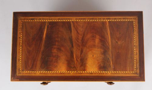 MID 18TH CENTURY MAHOGANY MINIATURE CHEST OF FOUR DRAWERS - ADDITIONAL PHOTO 1