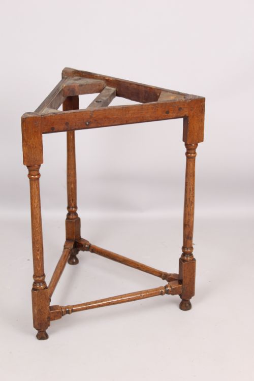 RARE EARLY 18TH CENTURY OAK CRICKET TABLE - ADDITIONAL PHOTO 1