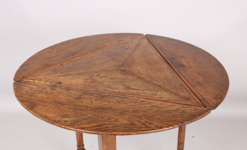 RARE EARLY 18TH CENTURY OAK CRICKET TABLE - ADDITIONAL PHOTO 2