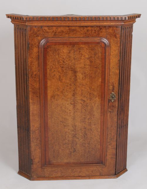 EARLY GEORGE III PERIOD BURR OAK CORNER CUPBOARD