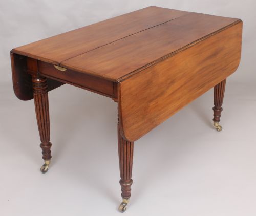 GEORGE IV PERIOD MAHOGANY EXTENDING DININGTABLE - ADDITIONAL PHOTO 2