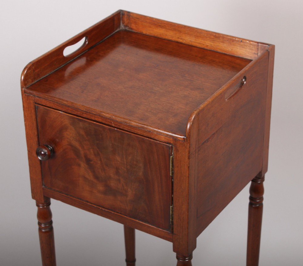 Early 19th Century Mahogany Bedside Pot-cupboard  View II