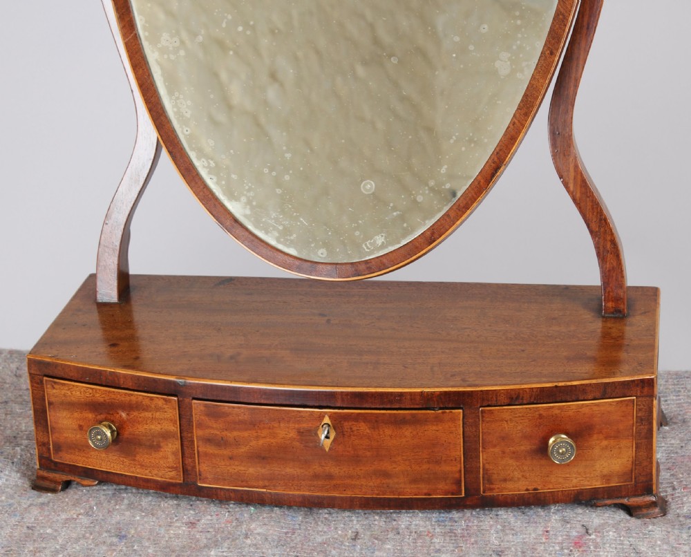 George III period mahogany toilet-mirror of a classic Hepplewhite style View II