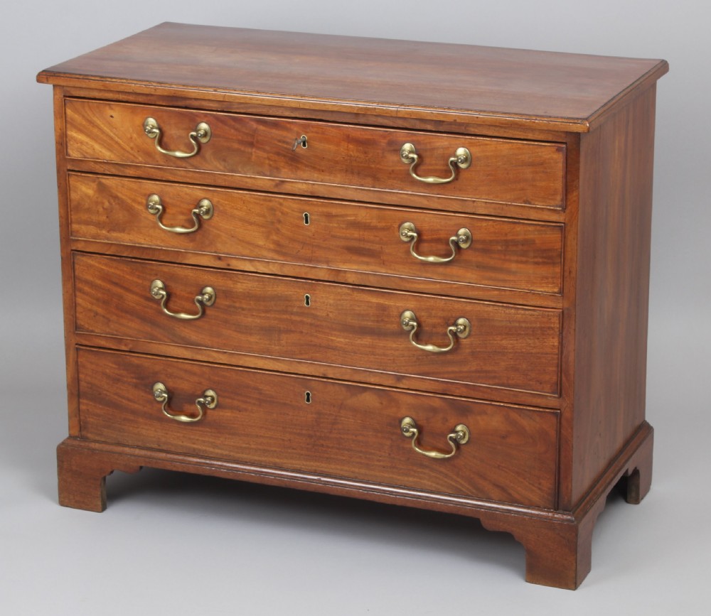 George III period mahogany chest-of-drawers of shallow proportions