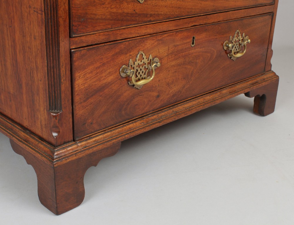 George III period small mahogany chest of drawers View II