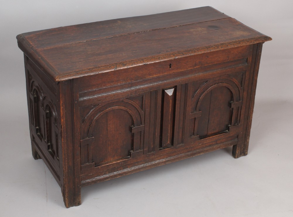 Late 17th century small oak coffer