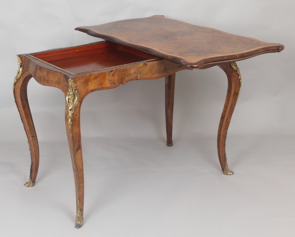 Fine quality Victorian burr-walnut card-table View II