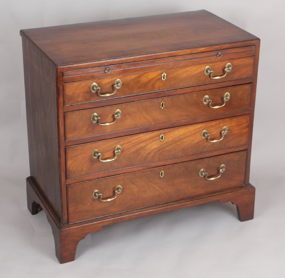 George III period mahogany chest of drawers only 33