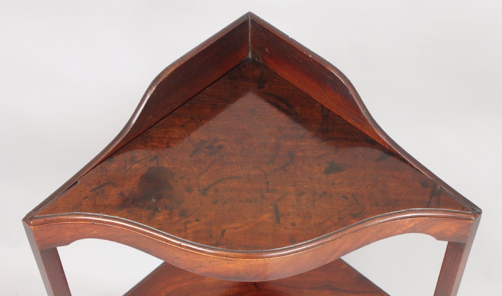 George III period mahogany serpentine-fronted small washstand View VI