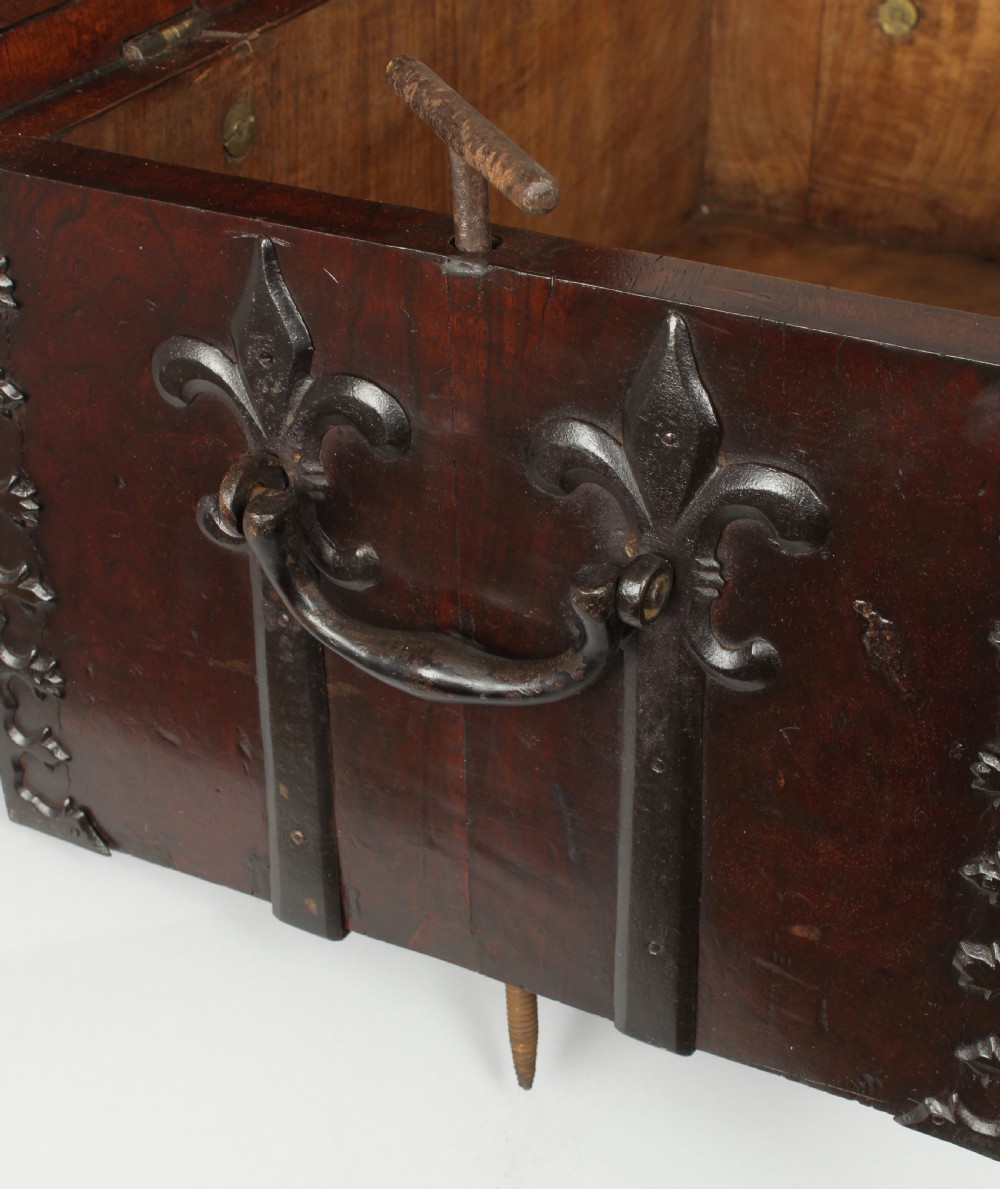 Seventeenth century walnut coffre-fort View IV