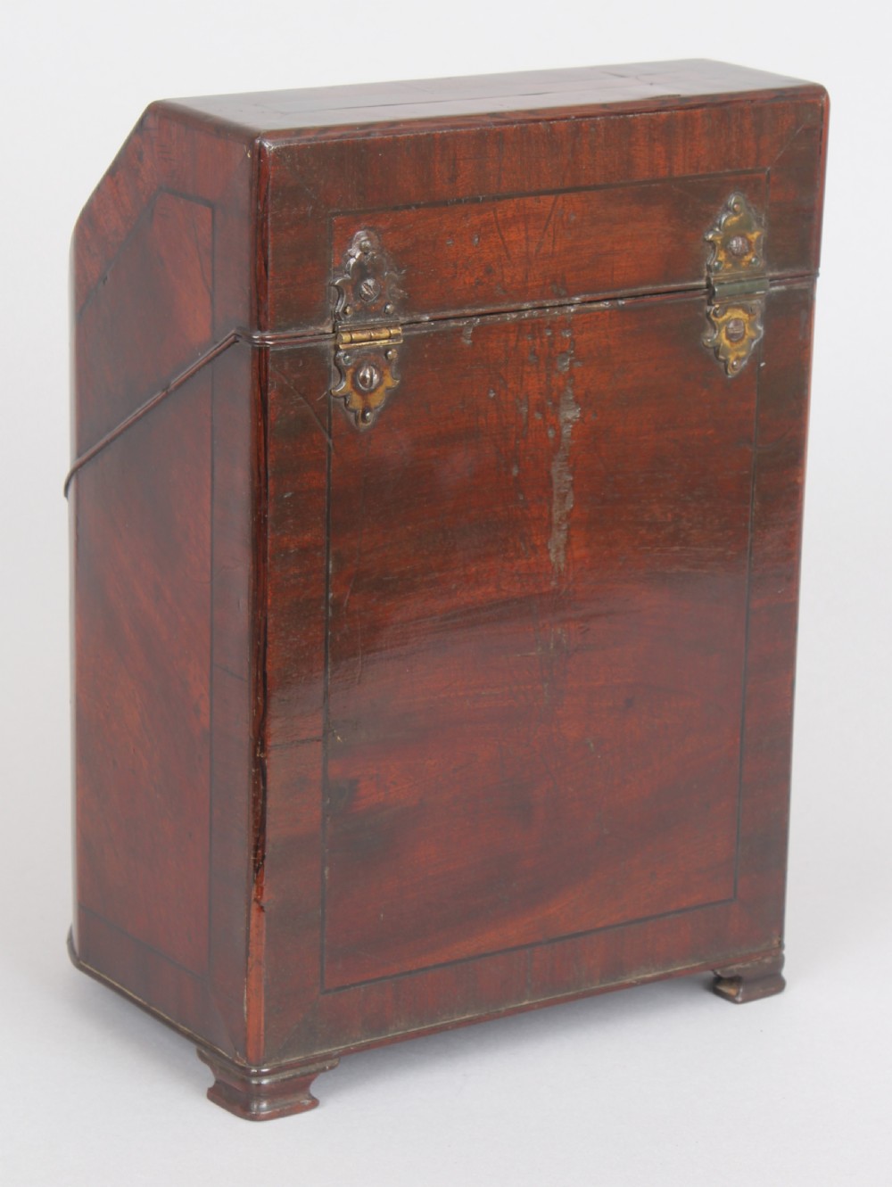 Bow-fronted knife box View V