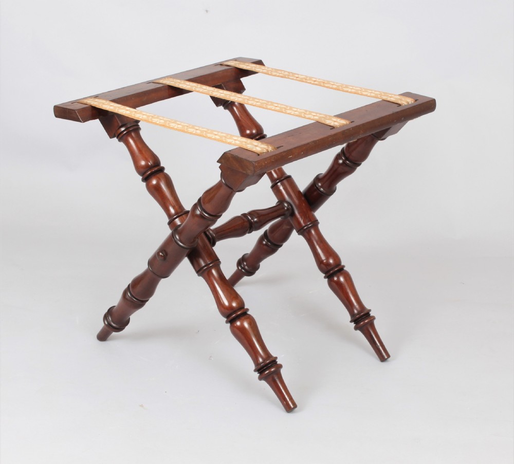 Folding mahogany luggage stand