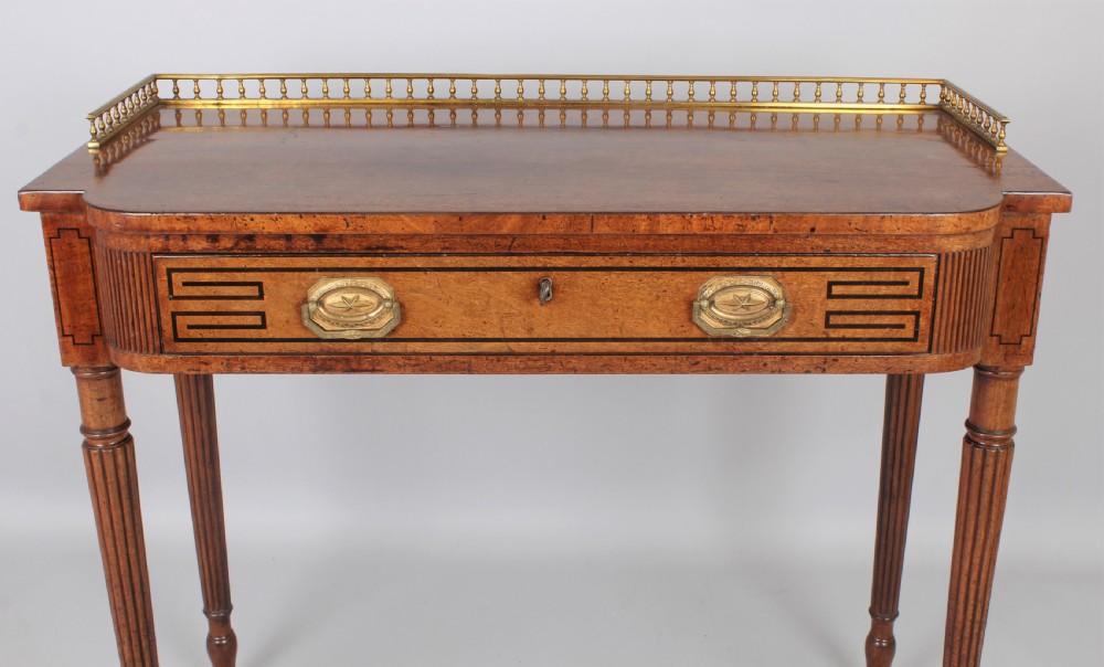 Fine Regency period mahogany side, serving or console table View IV