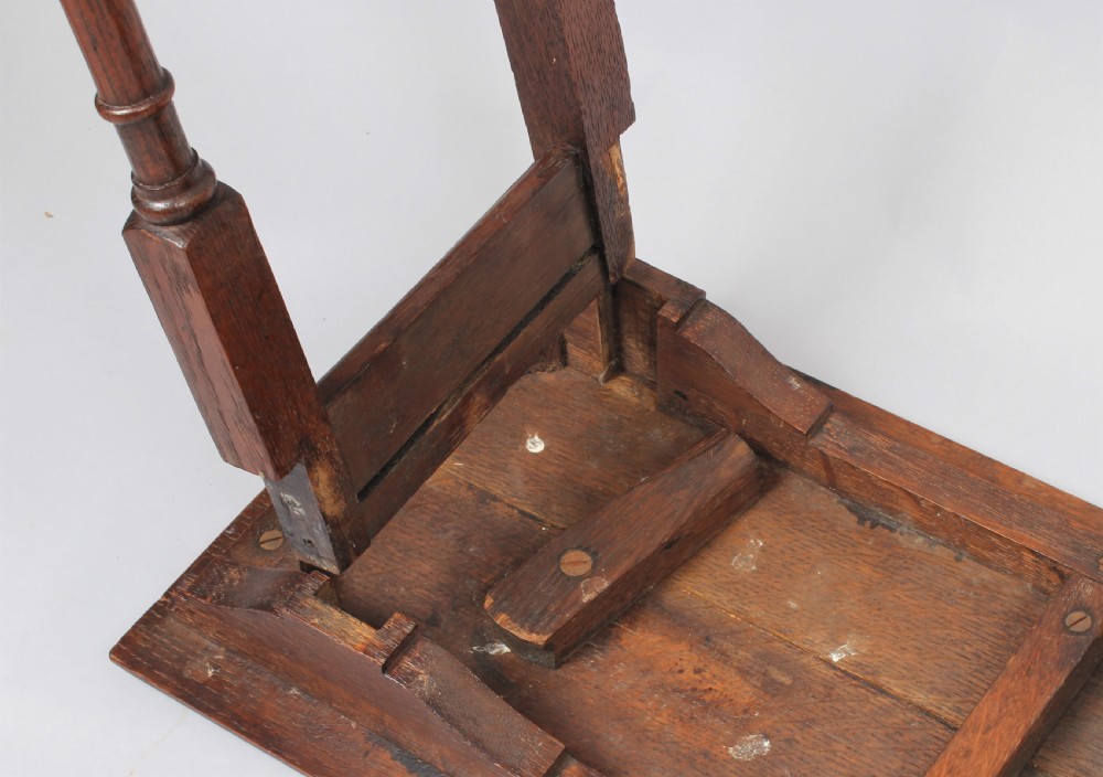 Late 19th or early 20th century oak reading, artist's or musician's table View VIII